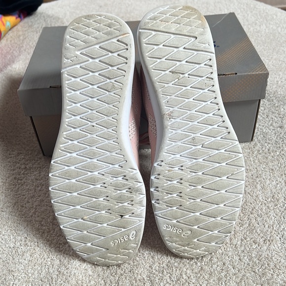 Pink ASICS - Picture 3 of 7